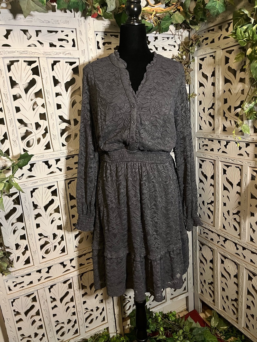 NWT! TORRID DELIGHTFUL DARK GREY STRETCH LACE LONG SLEEVE PLUS SIZE MINI DRESS - Picture 1 of 13